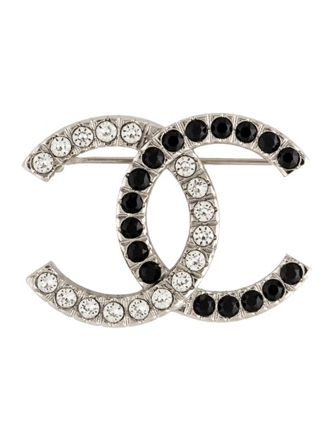 chanel brooch 2022.